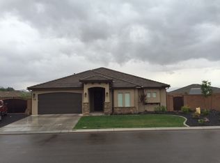 216 E Legends Ln, Washington, UT 84780