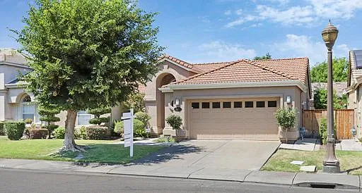 3349 Willowbrook Cir