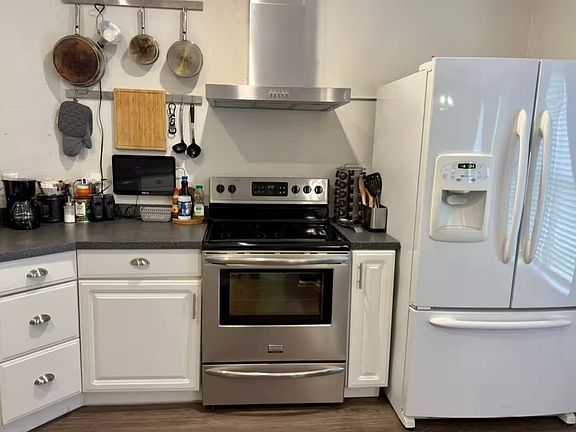 5th image of 411 Myrtle Dr