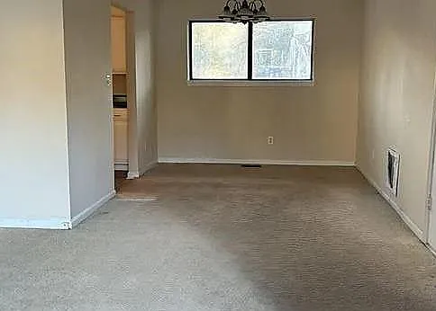 3 bed, 2.5 bath, 1431 sqft, $1,399 — Photo 2