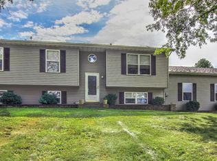 201 Kimrich Cir N, Valparaiso, IN 46385