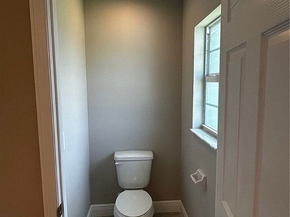3rd image of 1312 McKinley Ave