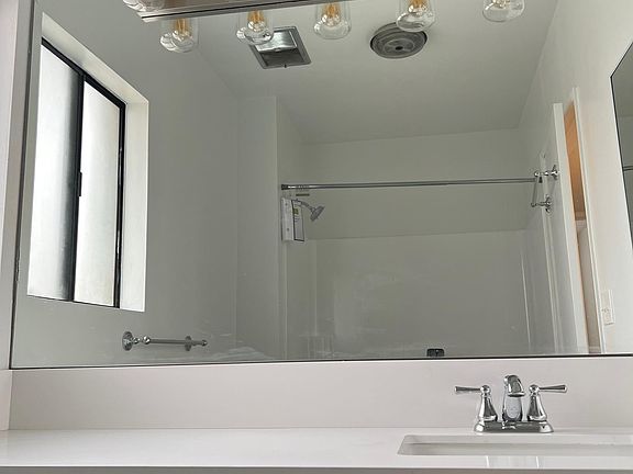 4th image of 5715 Elmer Ave APT 12