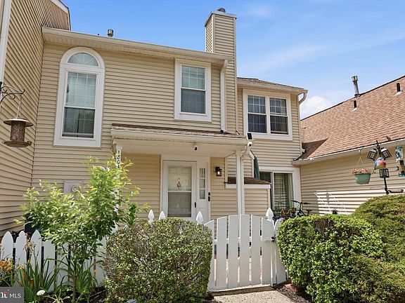 2nd image of 1804 Morris Cir