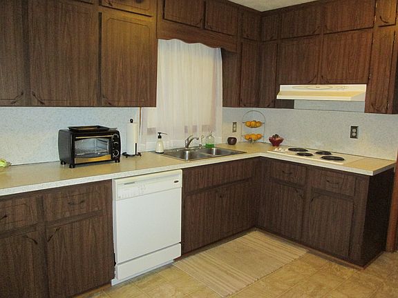 5th image of 2869 Adella Ct