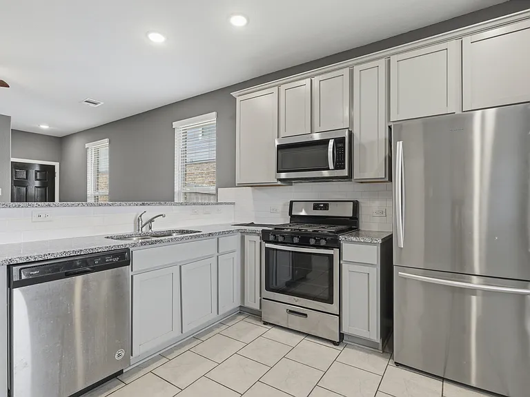 7422 French Quarter Ct — Photo 3