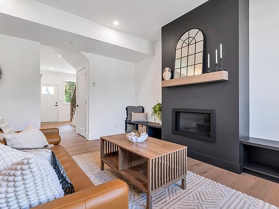 4th image of 558 Park St #3