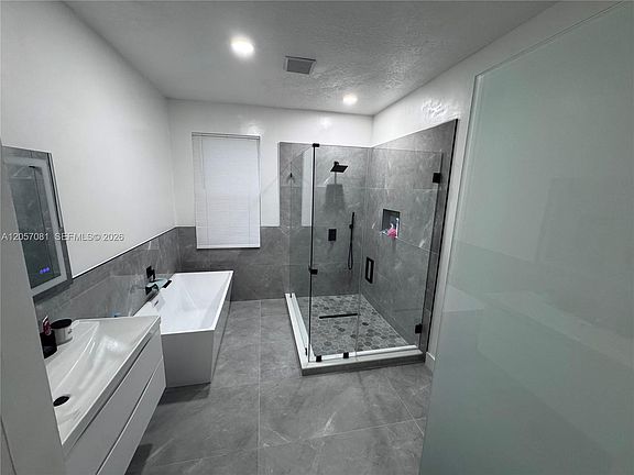 5th image of 23922 SW 108th Ave