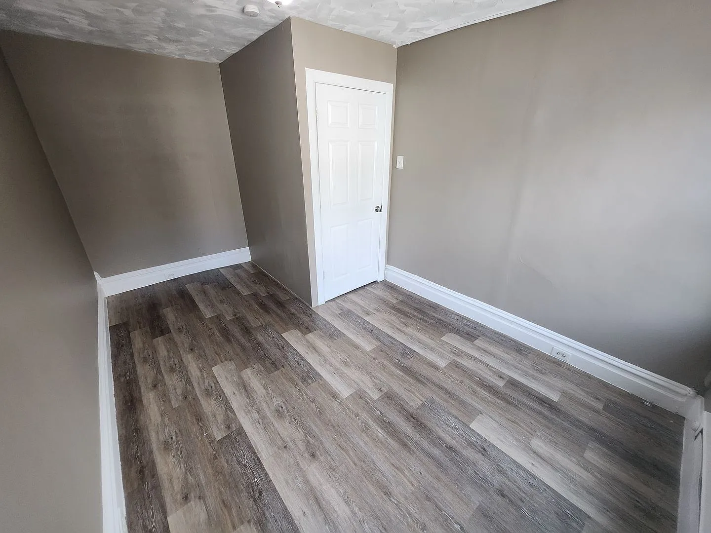 207 N 8th St — Photo 3
