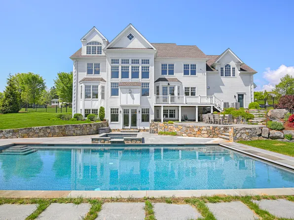 10 Meadow Ridge Road, Fairfield, CT 06890