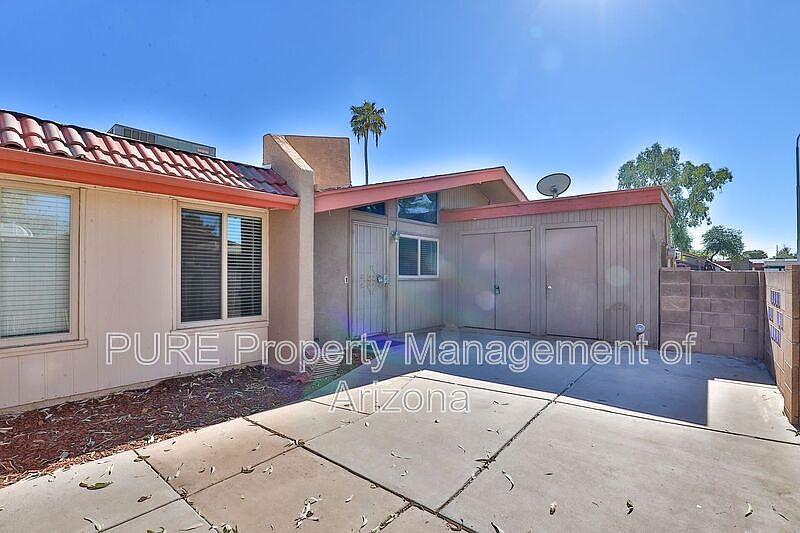 1st image of 624 N Santa Barbara APT 4