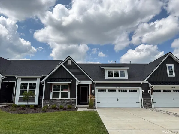 1044 Camellia Cir #45, Howell, MI 48843