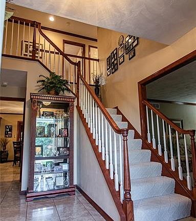 3rd image of 133 Orchard Dr