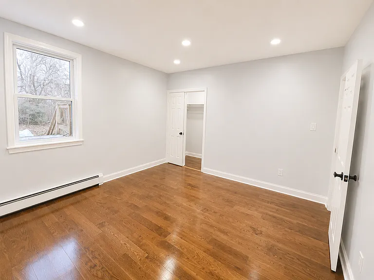 11-10 Rodwell Ave #1 — Photo 8