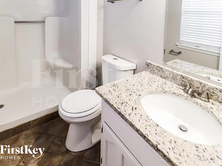 601 Carson Crest Cir — Photo 14