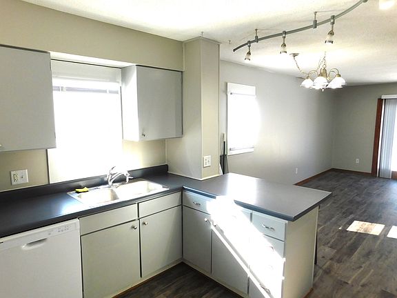 5th image of 821 Woodgate Dr #201