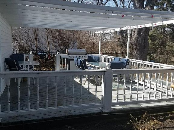 5th image of 4550 Newbury Dr