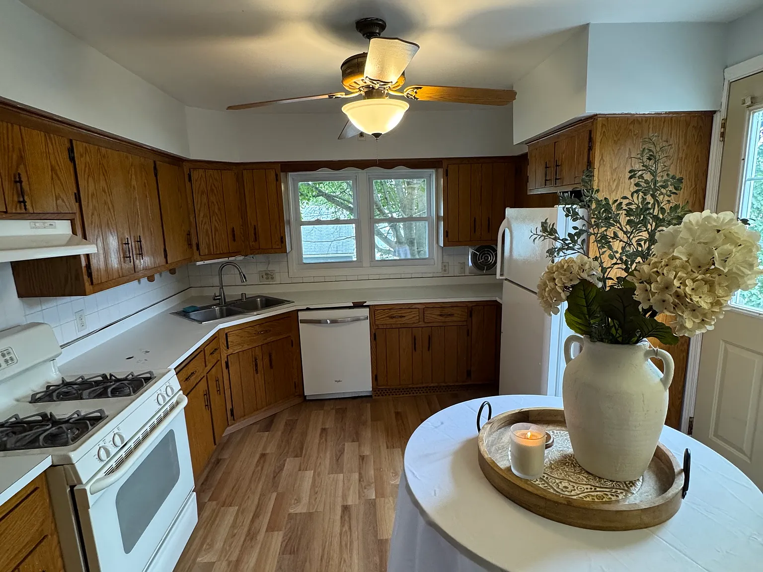 4 bed, 1500 sqft, $1,900 — Photo 2