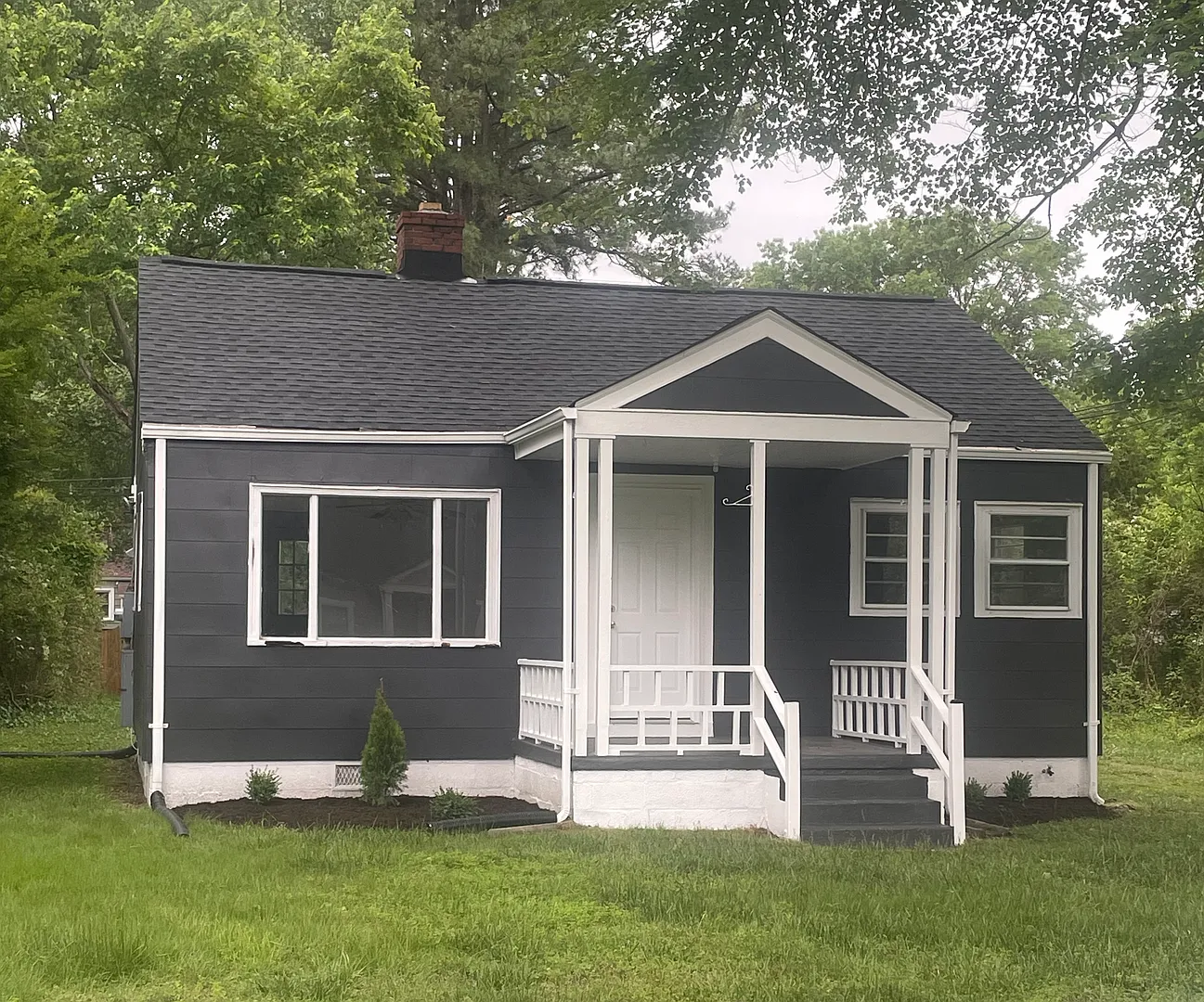 Completely Renovated 2 Bedroom in Westover Hills — Photo 1