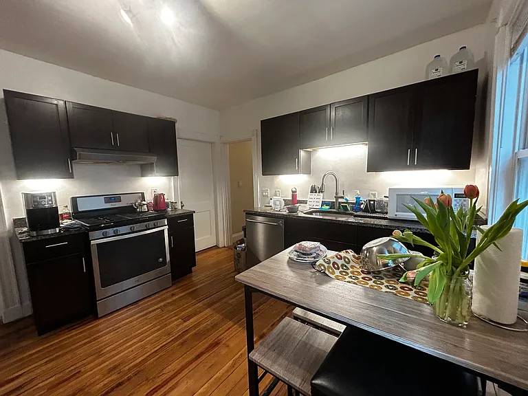 11 Harold St #1 — Photo 2