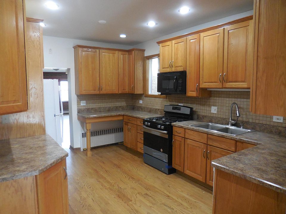 1st image of 5533 N Milwaukee Ave #2