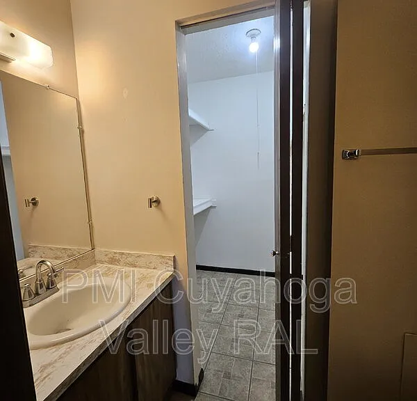 1516 W Market St #11 — Photo 20