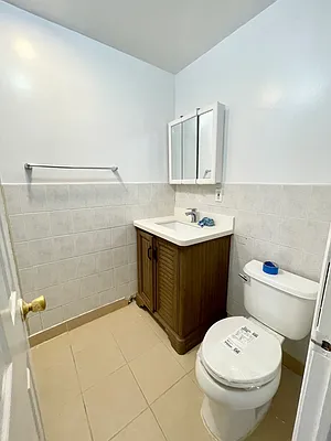 Rented by Peter Ashe | media 7