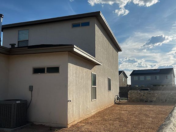 3rd image of 4584 Mark Avizo St