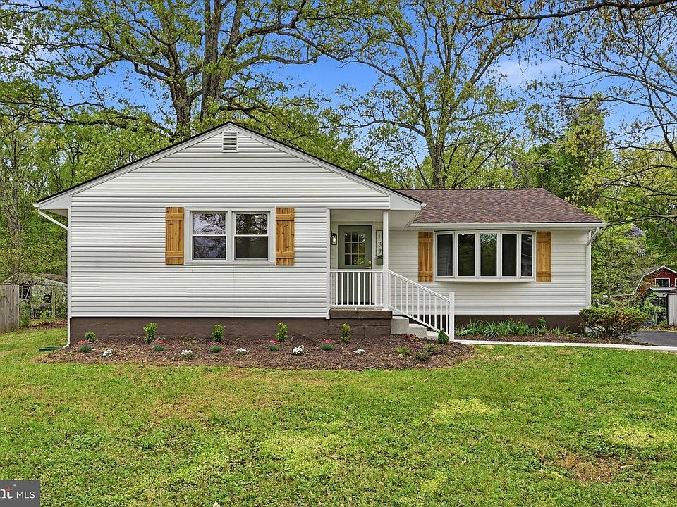 1st image of 137 Maloney Rd
