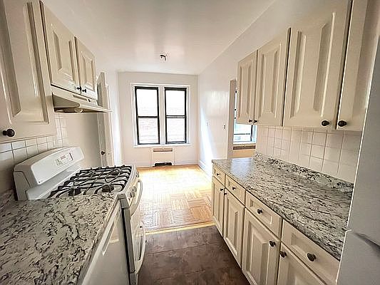 3rd image of 529 E 85th St #33C