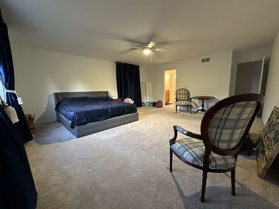 Room 1 exudes luxury and comfort. Spacious, fully furnished, and cozy, it's ready for its next occupant to move in and feel at home.