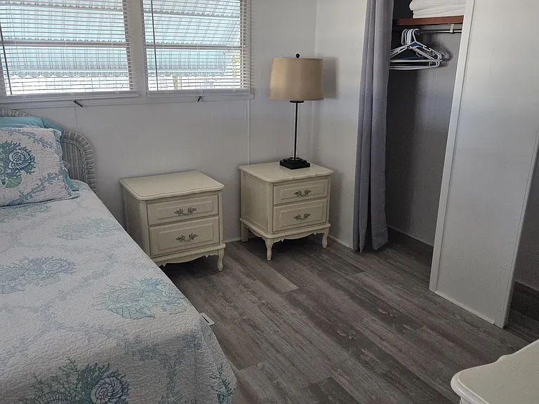 300 Pinewood Ave — Photo 17