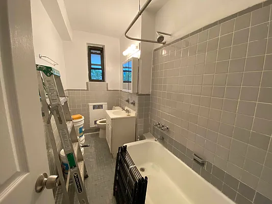 Rented by Lang Realty LLC | media 9