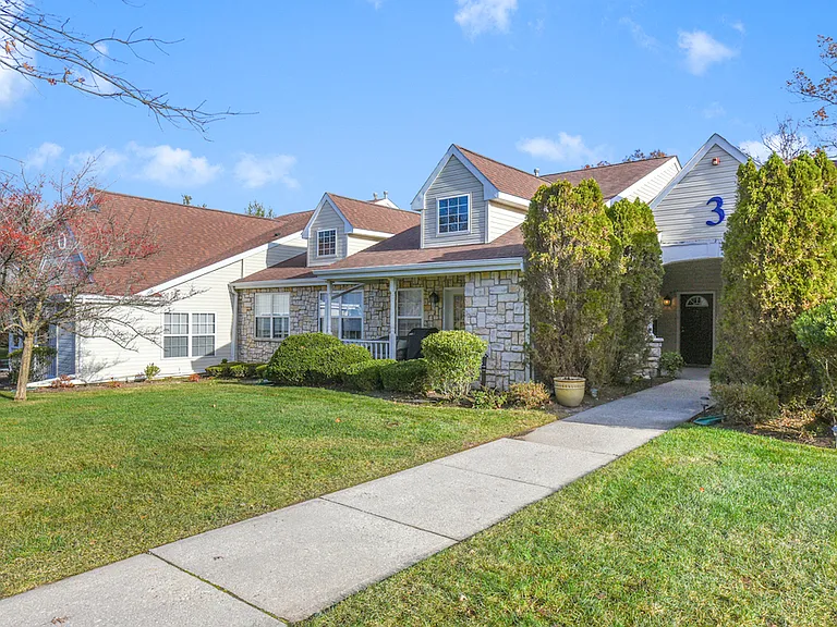 Eagle View Court 55+ Community — Photo 15
