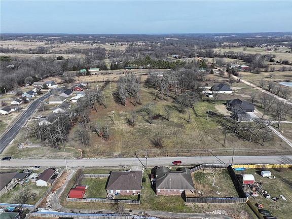 4th image of 924 Hickman Dr