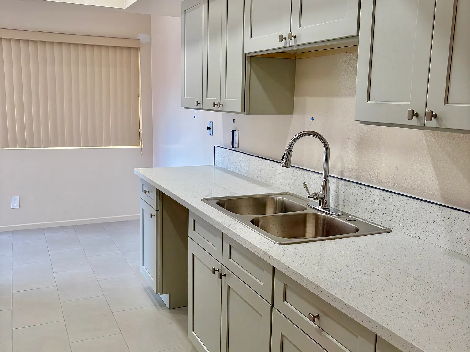 2 bed, 1046 sqft, $2,950 — Photo 4