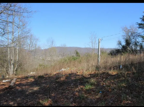 182 Blue Springs Rd, La Follette, TN 37766