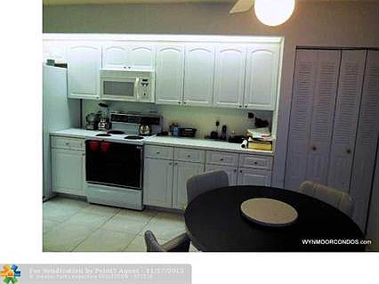 2nd image of 1601 Abaco Dr APT K1