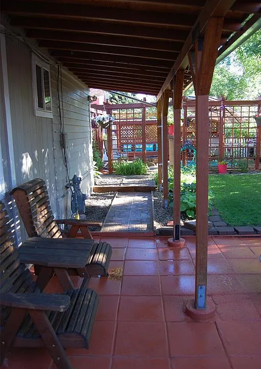 114 N Grand Ave