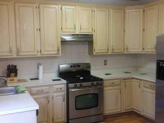 2nd image of 32 Locust St