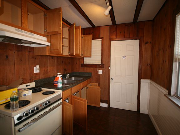 3rd image of 603 West Pine