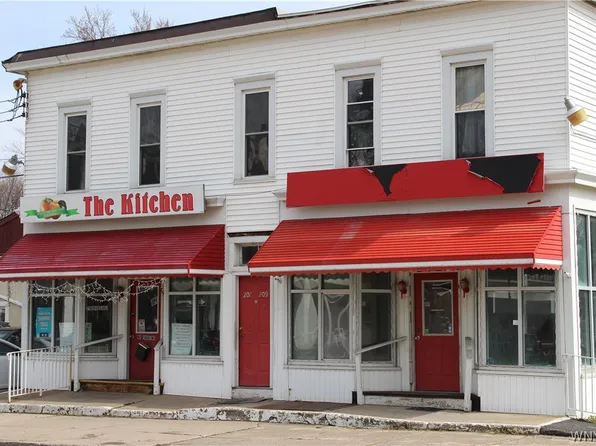 207-221 Washburn St, Lockport, NY 14094