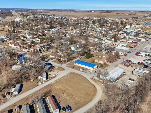 2207 Court St, Granger, IA 50109