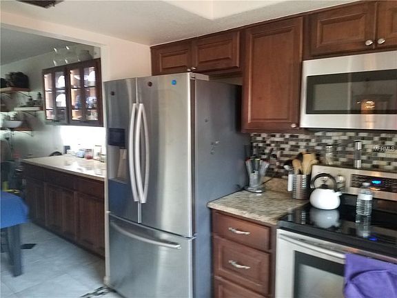 5th image of 1002 Medinah Dr