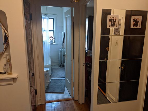 3rd image of 4245 N Hermitage Ave #3B