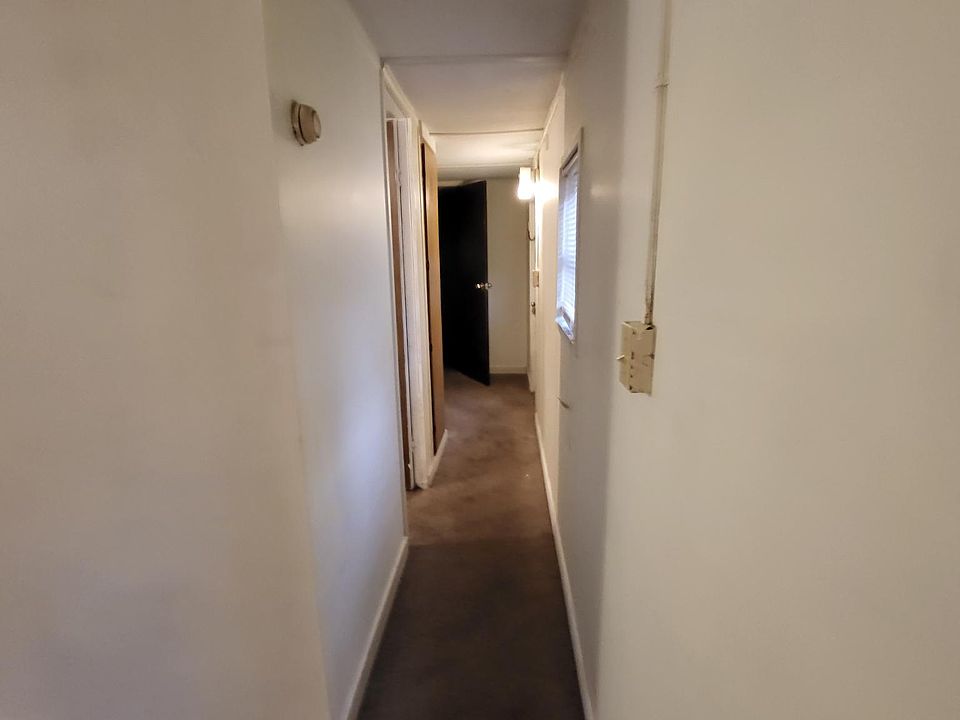 1st image of 621 Philis St