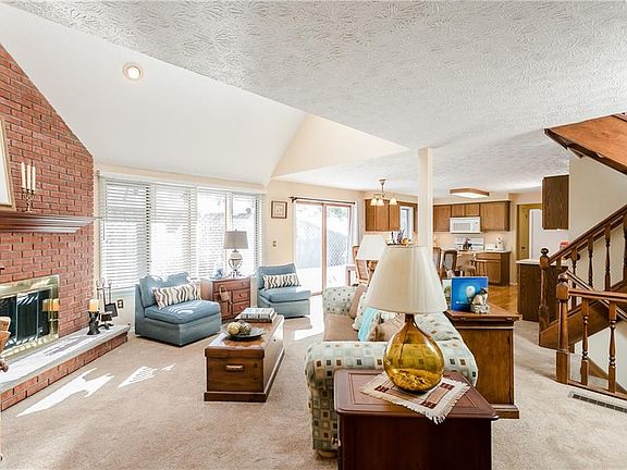 3rd image of 47 Cambridge Ct