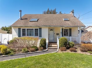 84 Rhoda Avenue, North Babylon, NY