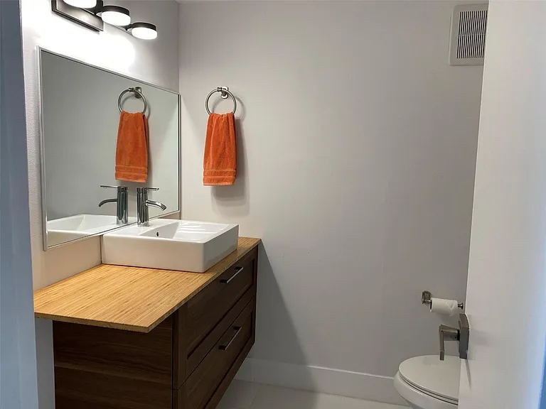 6545 Indian Creek Dr #306 — Photo 5