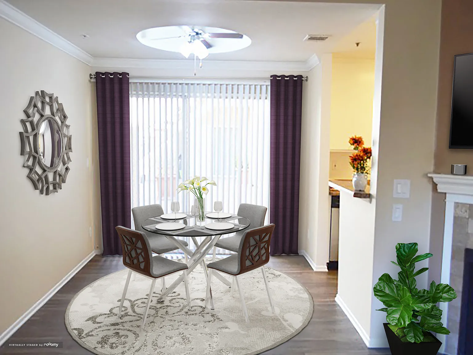 Warner Courtyard Apartments — Photo 1